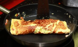 Омлет с ветчиной и овощами